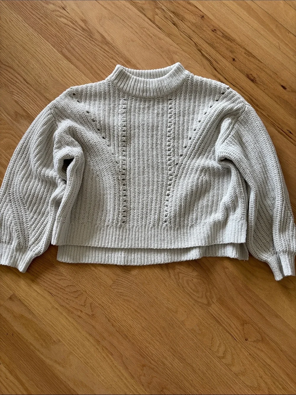 Old Navy Cream Knit Cropped Sweater
